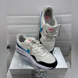 Nike airmax sneakers